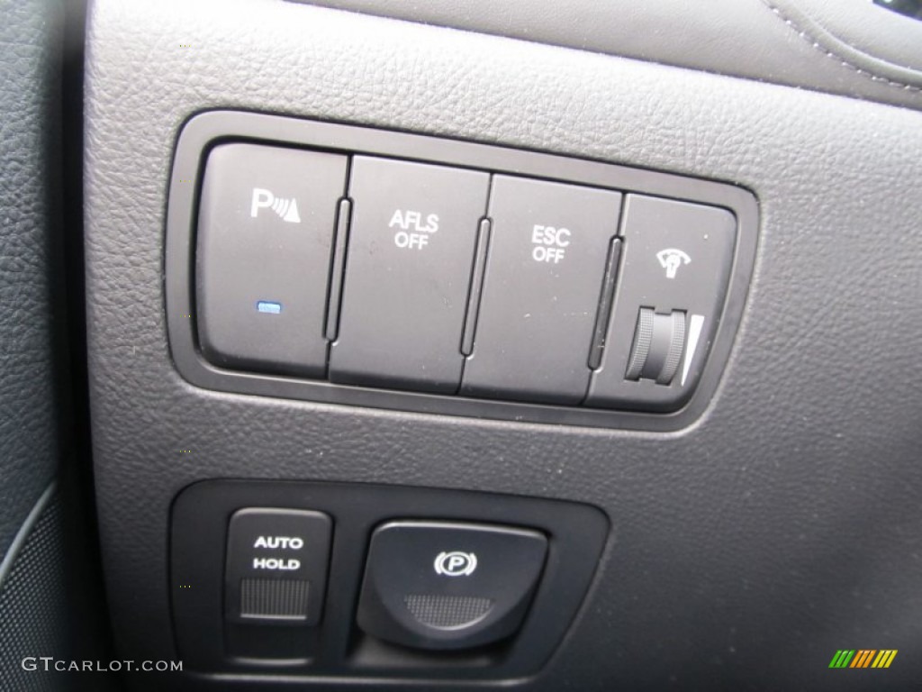 2010 Hyundai Genesis 4.6 Sedan Controls Photo #59805249