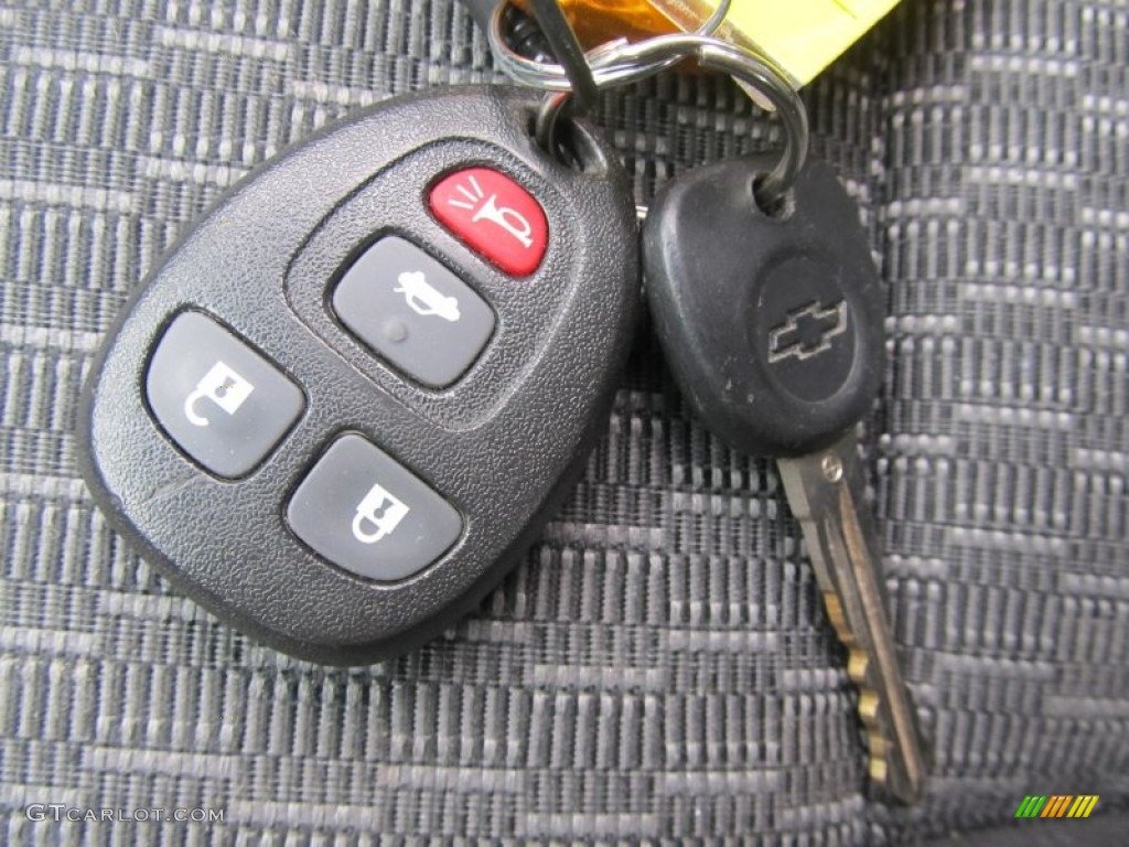2010 Cobalt LT Sedan - Silver Ice Metallic / Ebony photo #18