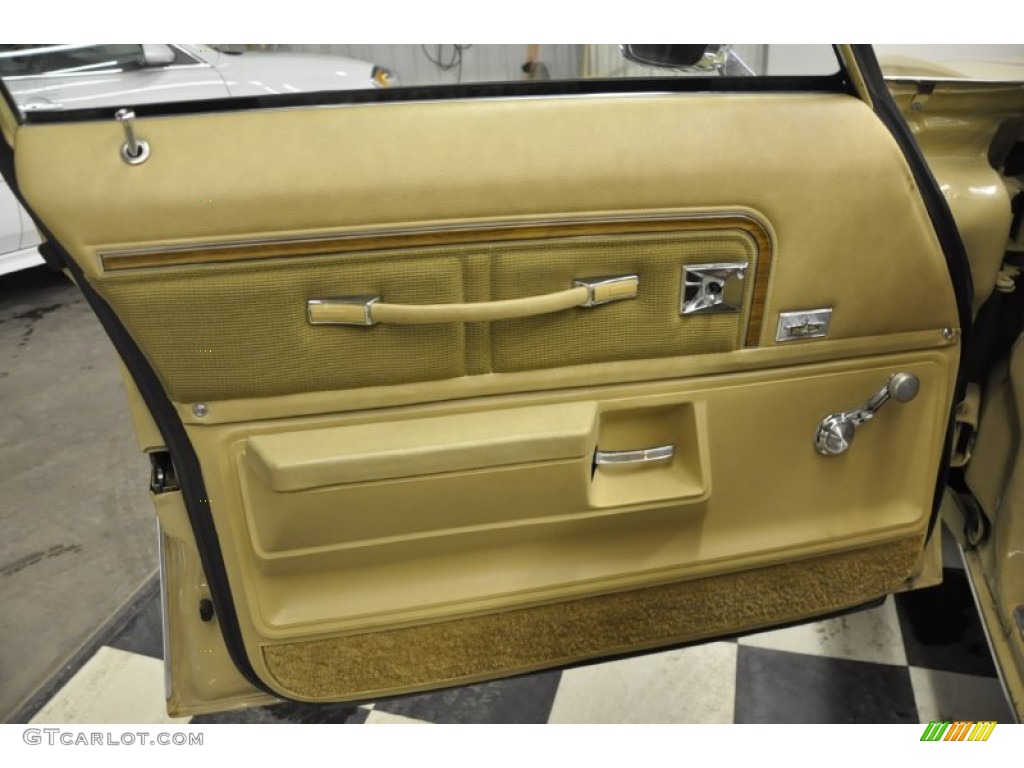 1975 Chevrolet Caprice Classic 4 Door Sedan Tan Door Panel Photo #59814408