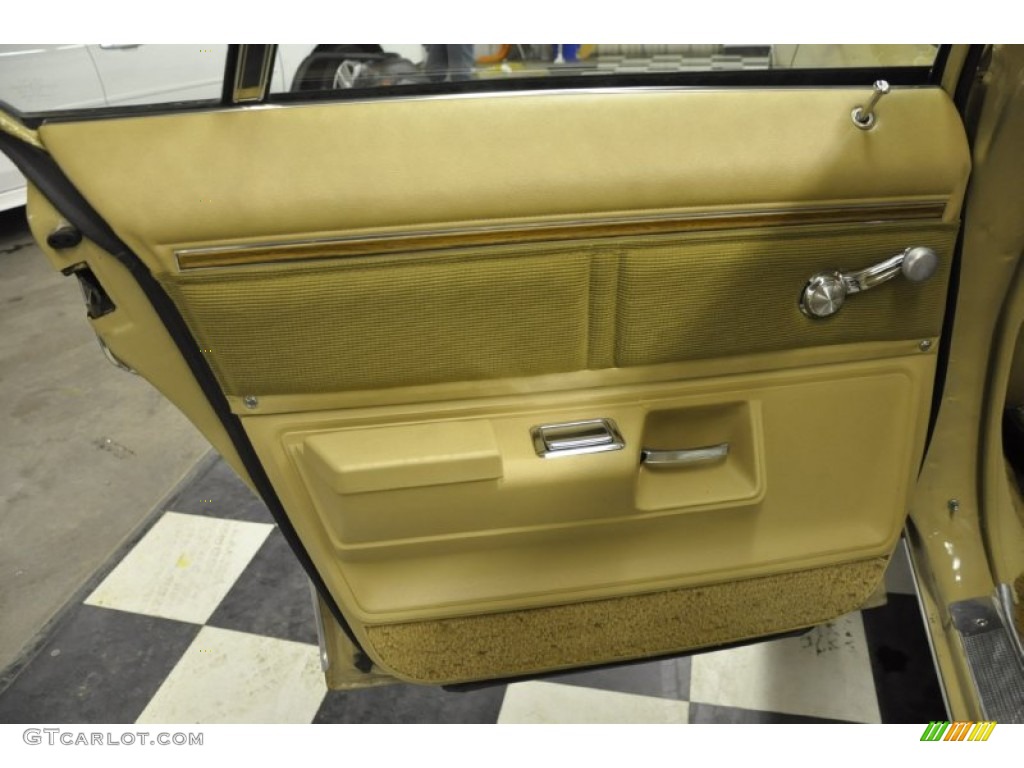 1975 Chevrolet Caprice Classic 4 Door Sedan Tan Door Panel Photo #59814551