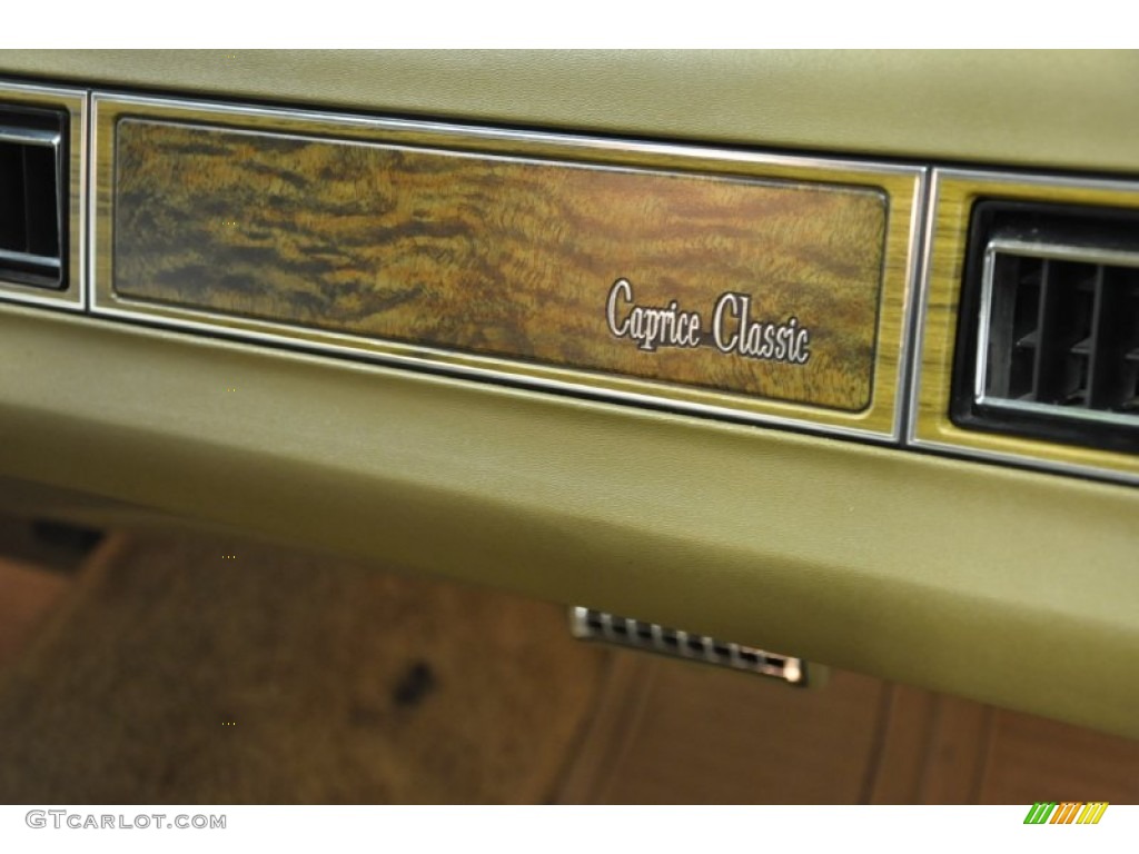1975 Chevrolet Caprice Classic 4 Door Sedan Marks and Logos Photo #59814761