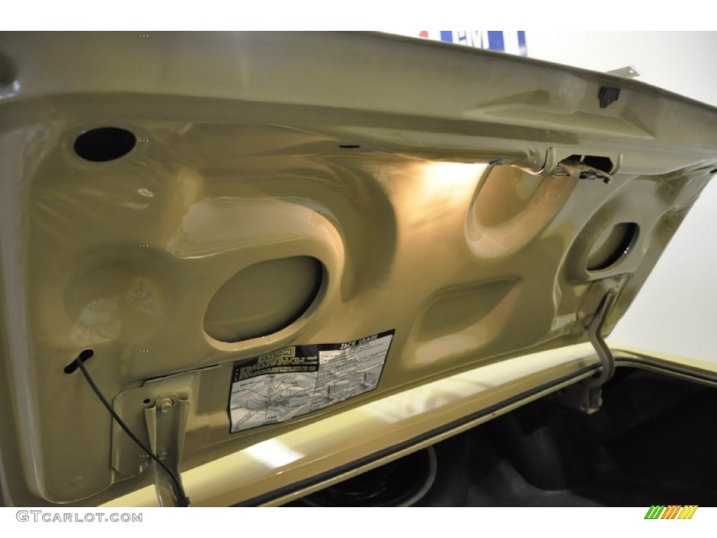 1975 Chevrolet Caprice Classic 4 Door Sedan Trunk Lid Photo #59814836
