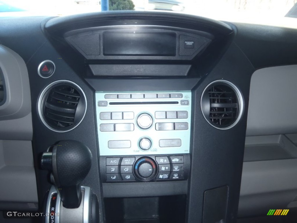 2009 Pilot LX 4WD - Taffeta White / Gray photo #28