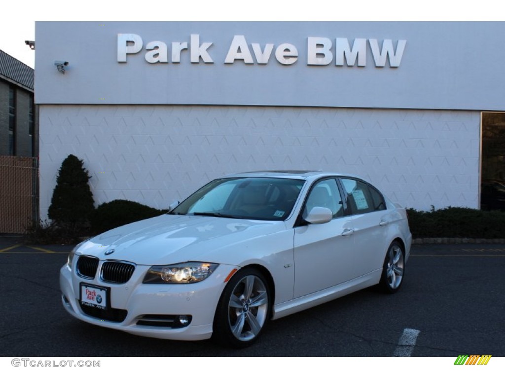 2009 3 Series 335i Sedan - Alpine White / Beige photo #1