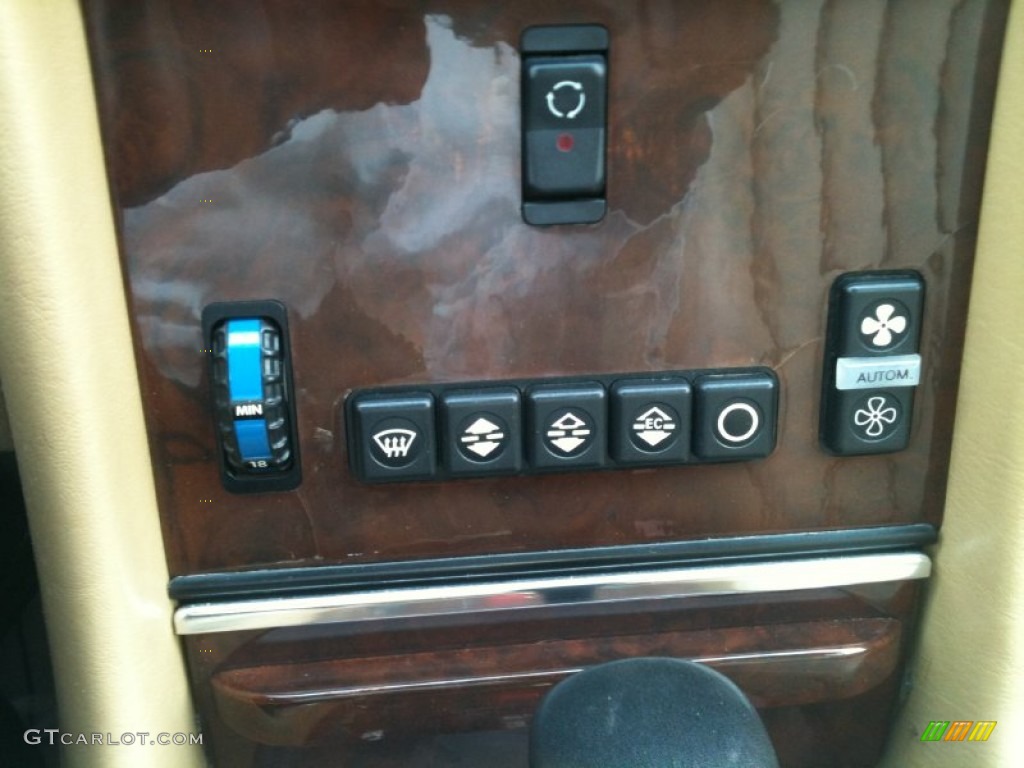 1988 Mercedes-Benz SL Class 560 SL Roadster Controls Photo #59818364