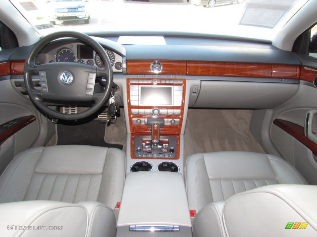 2004 Volkswagen Phaeton V8 4Motion Sedan Sonnen Beige Dashboard Photo #59818871