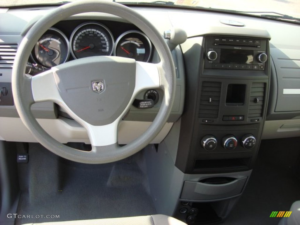 2009 Dodge Grand Caravan SE Dashboard Photos