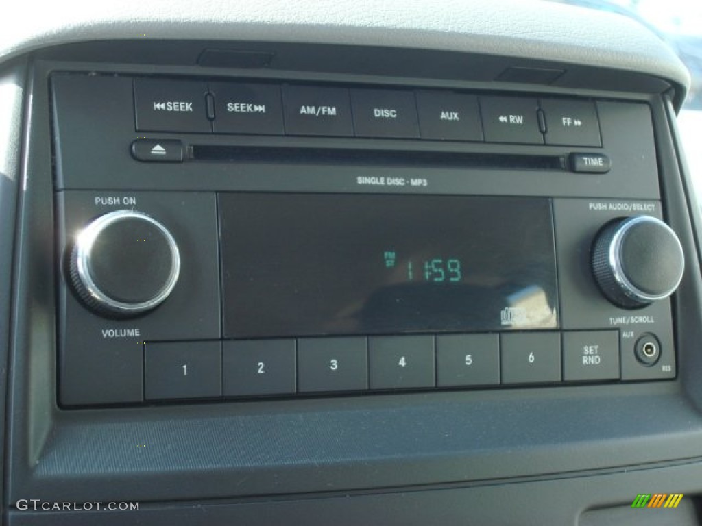 2009 Dodge Grand Caravan SE Audio System Photos