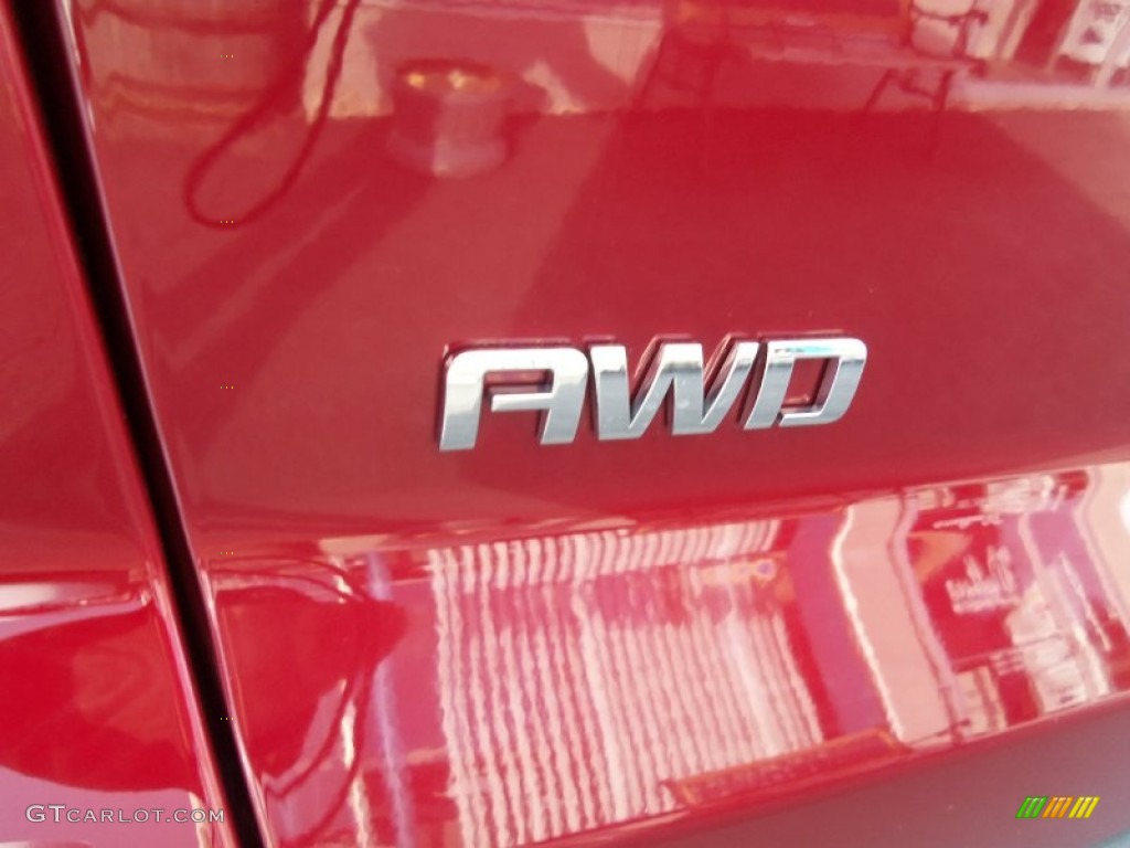 2011 Chevrolet Traverse LT AWD Marks and Logos Photos