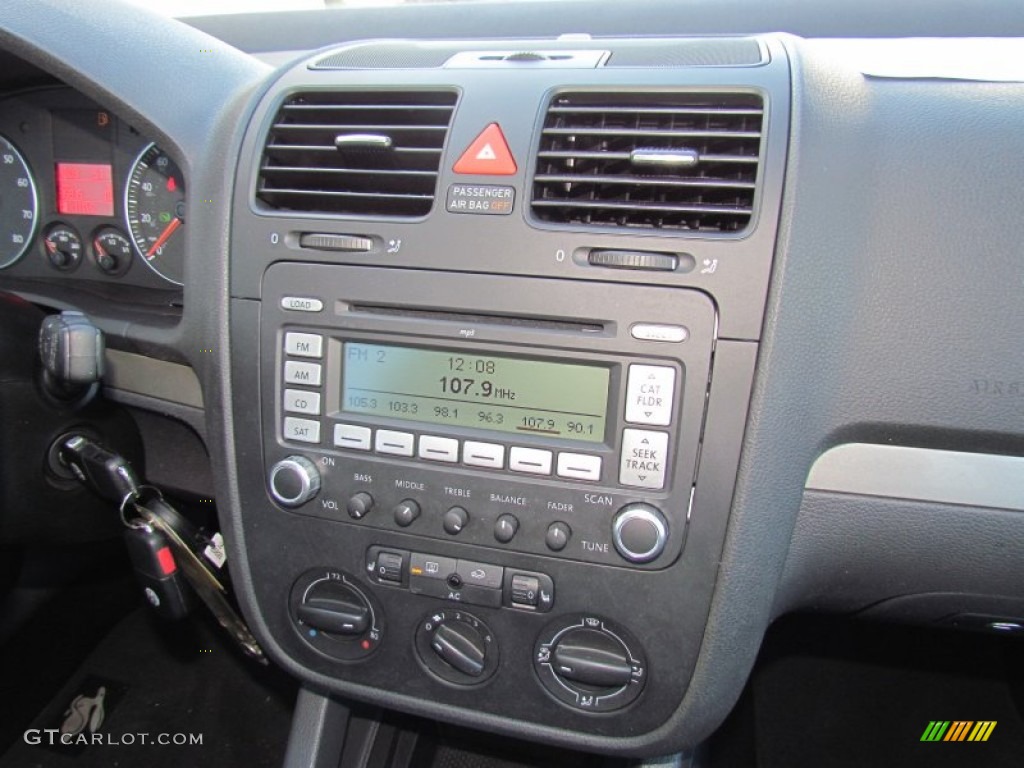 2009 Volkswagen Rabbit 4 Door Controls Photo #59820143