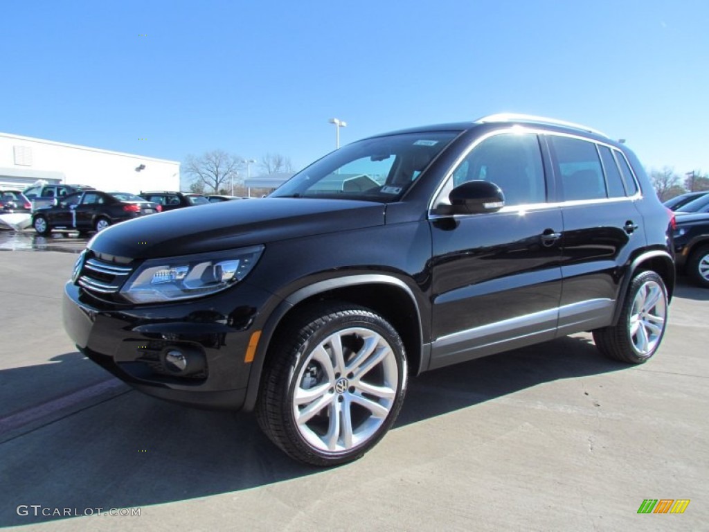 Deep Black Metallic Volkswagen Tiguan