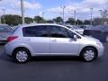Brilliant Silver - Versa 1.8 S Hatchback Photo No. 9