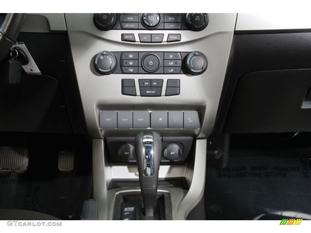 2011 Ford Focus SES Sedan Controls Photo #59824907