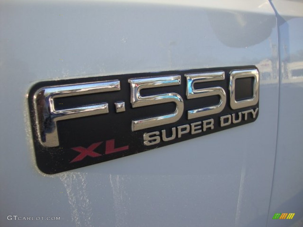 2003 Ford F550 Super Duty XL Regular Cab 4x4 Chassis Marks and Logos Photos
