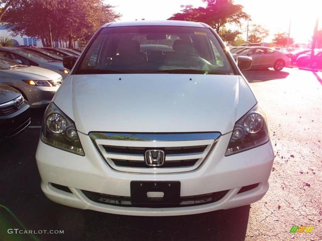 Taffeta White Honda Odyssey