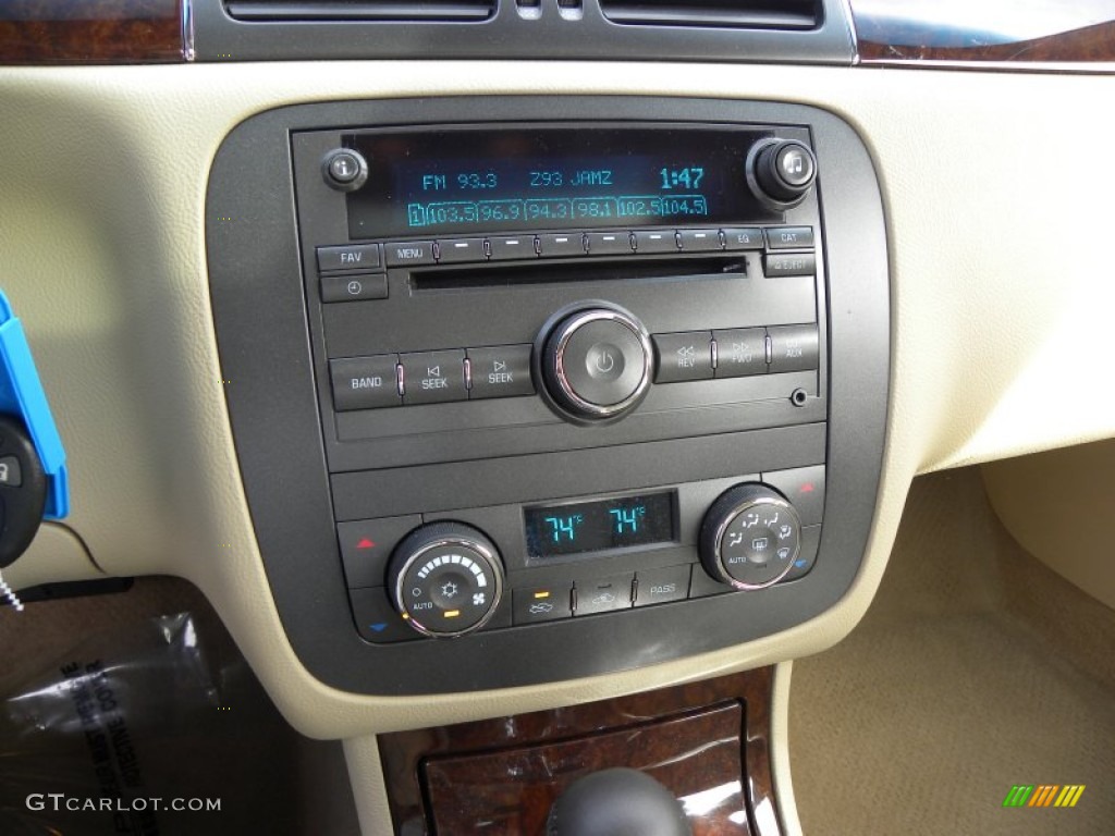 2011 Buick Lucerne CXL Audio System Photos