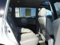 Super White - Highlander V6 4WD Photo No. 12