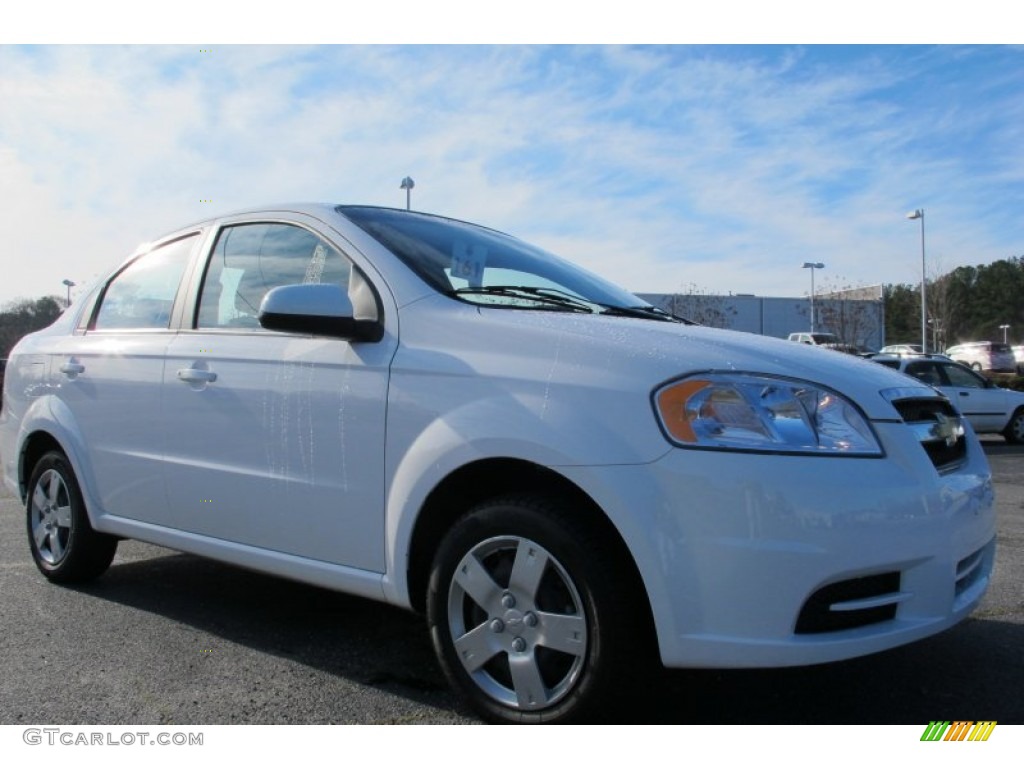 2010 Aveo LT Sedan - Summit White / Charcoal photo #1