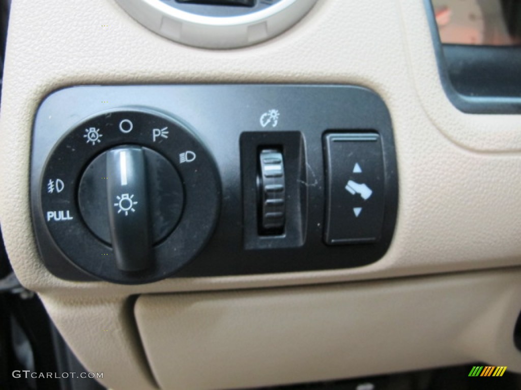 2006 Ford Freestyle Limited AWD Controls Photo #59832060