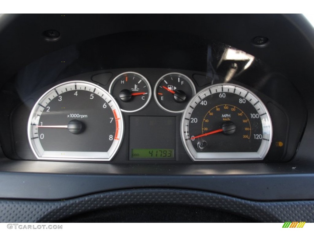 2010 Aveo LT Sedan - Summit White / Charcoal photo #20