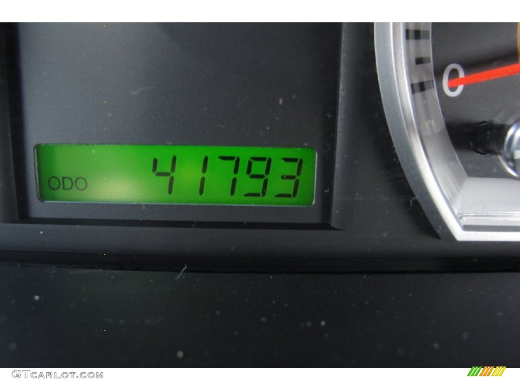 2010 Aveo LT Sedan - Summit White / Charcoal photo #22