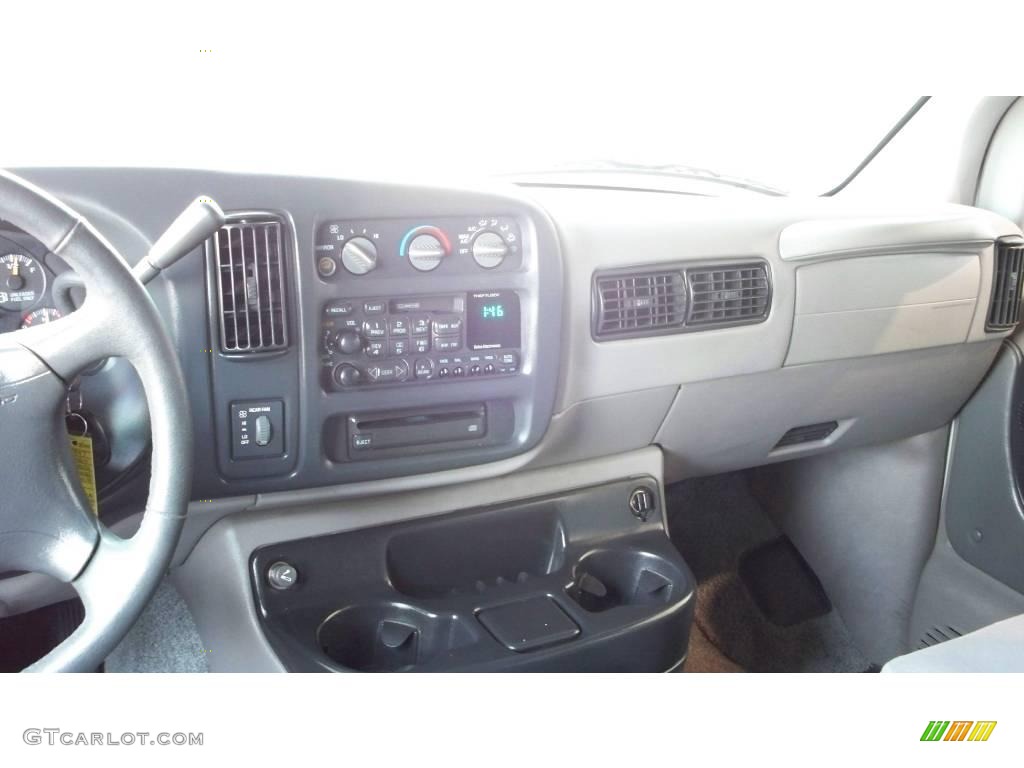 1997 Chevy Van G1500 Passenger - Olympic White / Gray photo #19