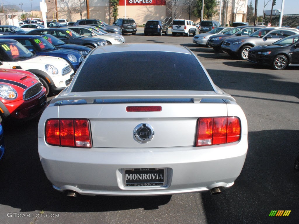 2005 Mustang GT Premium Coupe - Satin Silver Metallic / Dark Charcoal photo #7