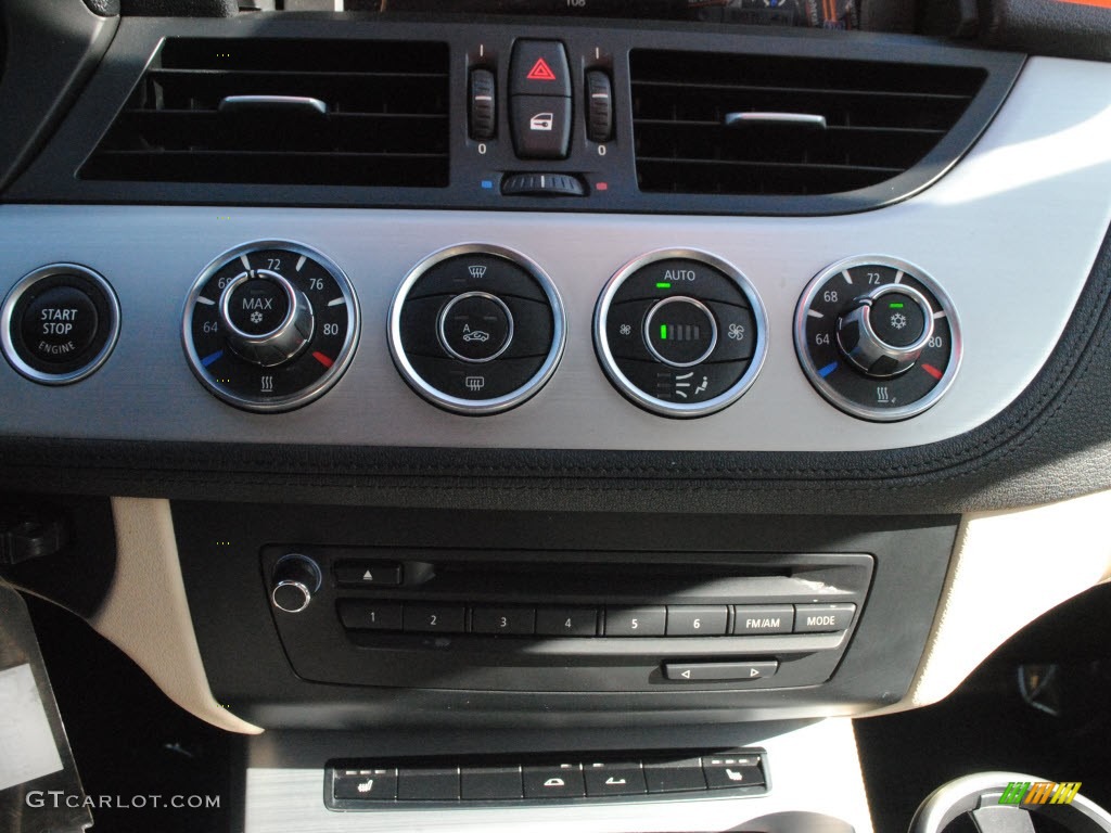 2009 BMW Z4 sDrive35i Roadster Controls Photo #59835564