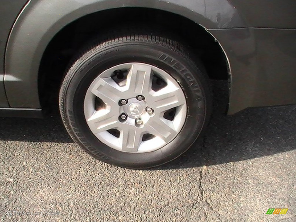 2010 Dodge Grand Caravan SE Wheel Photos