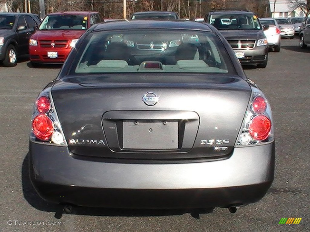 2005 Altima 3.5 SE - Smoke Metallic / Frost Gray photo #5