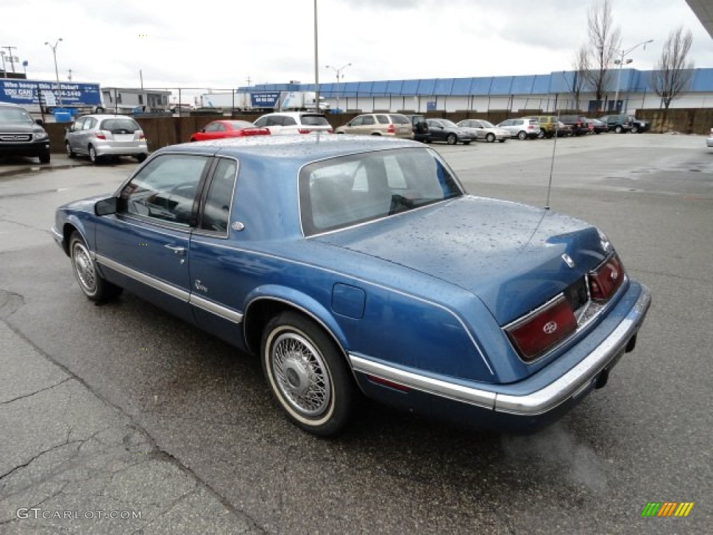 Dark Garnet Red Metallic 1990 Buick Riviera Standard Riviera Model Exterior Photo #59841393