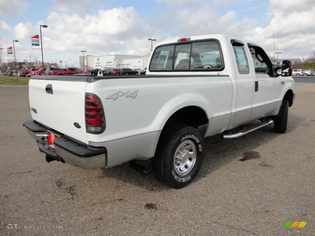 2004 F250 Super Duty XLT SuperCab 4x4 - Oxford White / Medium Flint photo #3