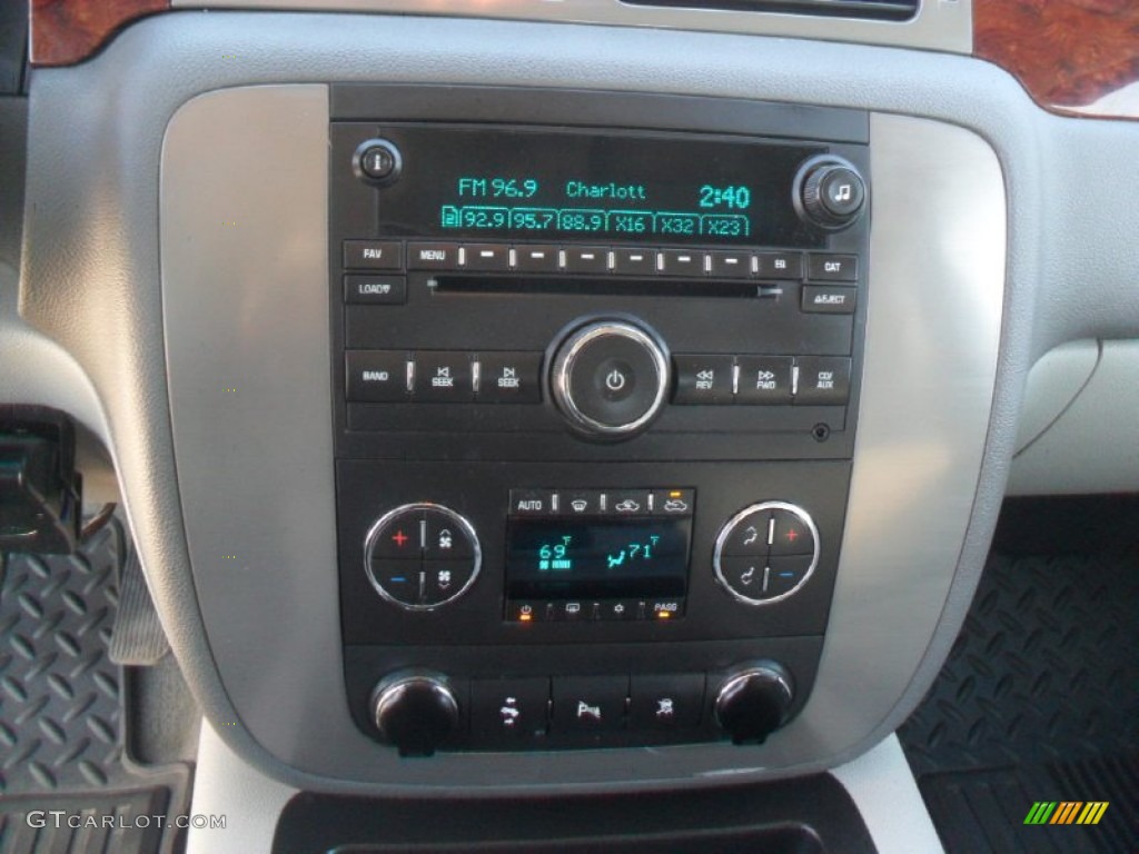 2009 GMC Sierra 1500 SLT Crew Cab 4x4 Audio System Photo #59846337