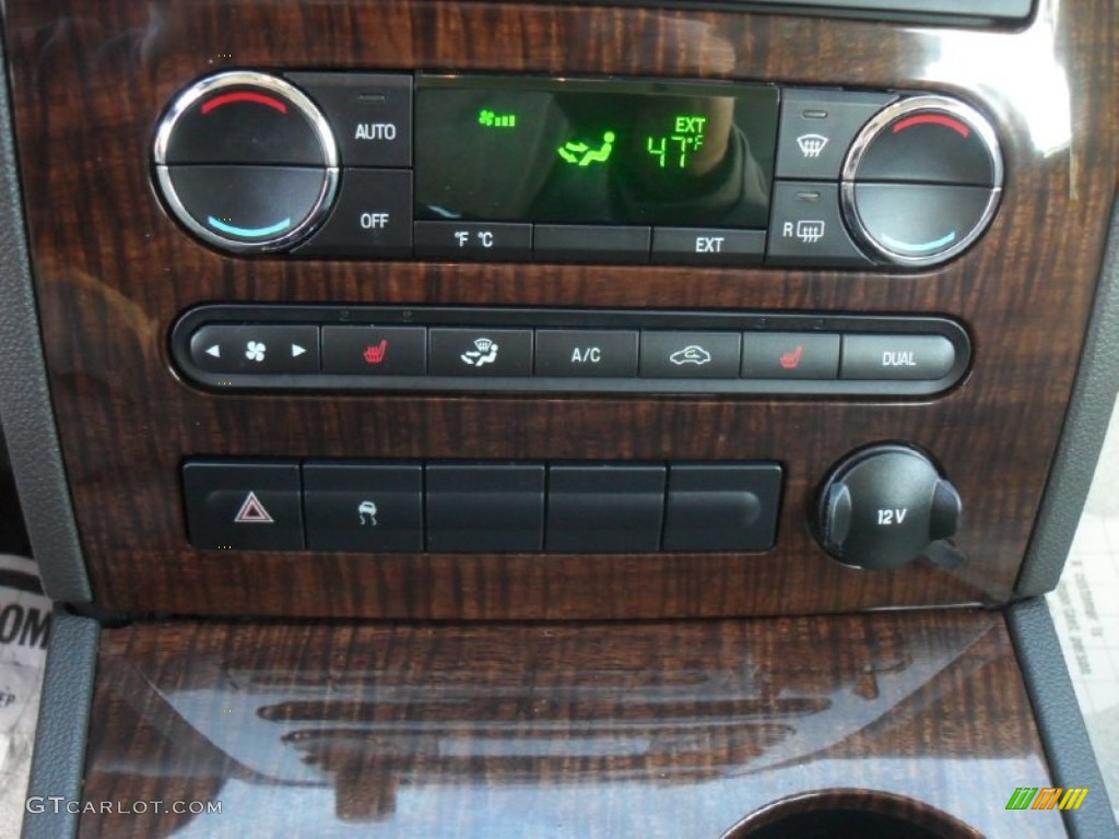 2008 Ford Taurus Limited Controls Photo #59846598