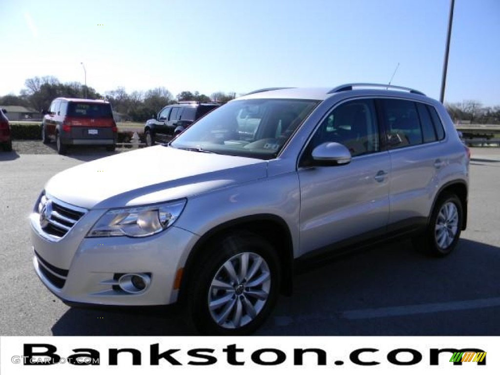 2011 Tiguan SE - Reflex Silver Metallic / Charcoal photo #1
