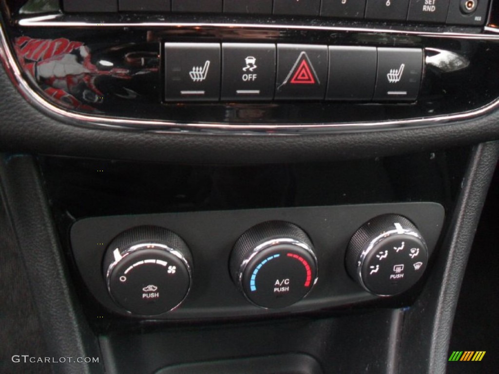 2011 Chrysler 200 LX Controls Photo #59851054