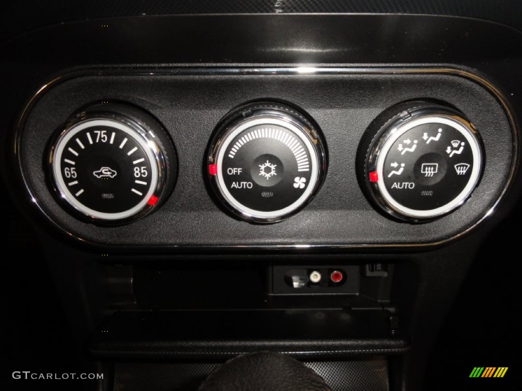 2010 Mitsubishi Lancer GTS Controls Photos