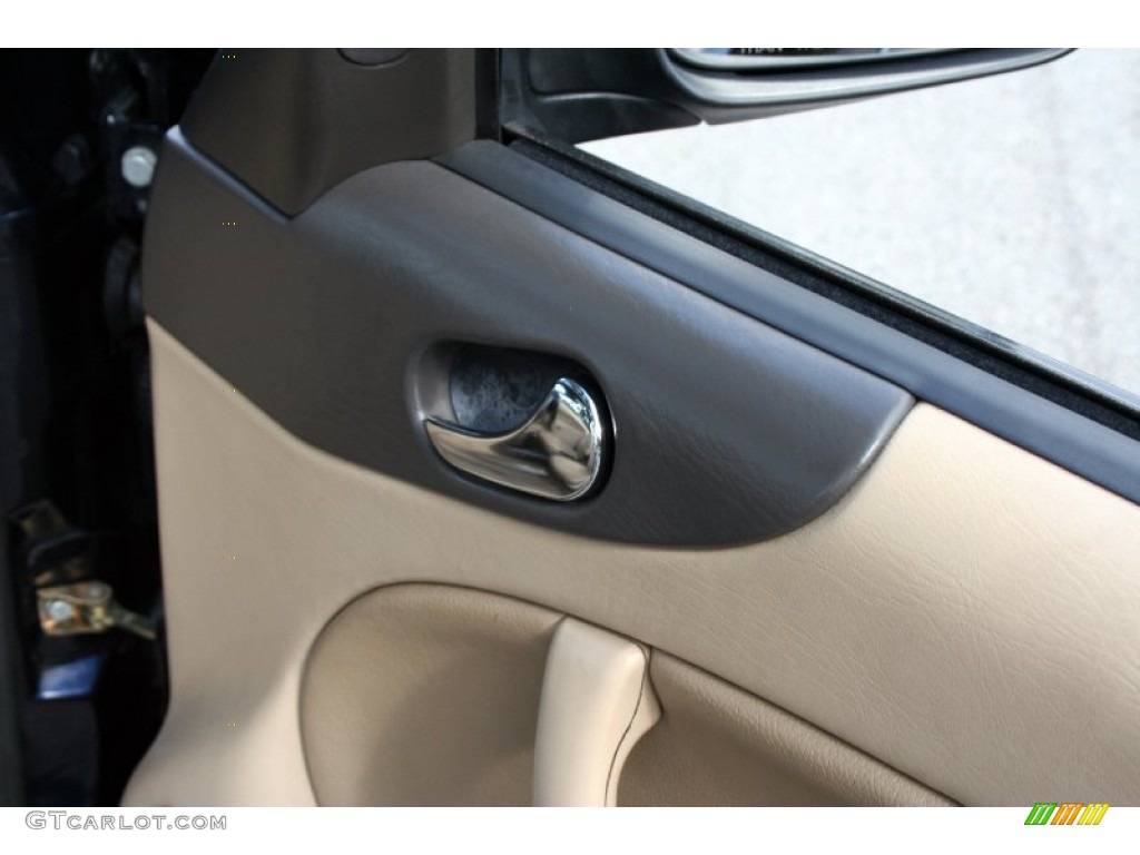 2002 9-3 SE Convertible - Cosmic Blue Metallic / Sand Beige photo #34