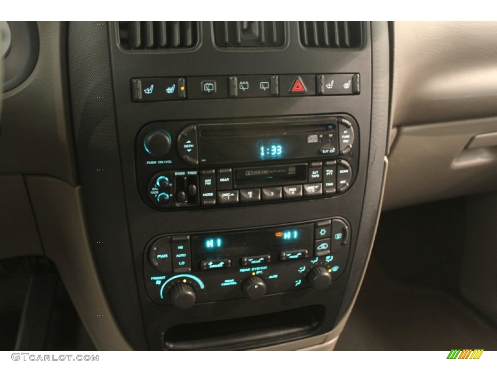 2002 Grand Caravan ES - Dark Garnet Red Pearl / Taupe photo #8