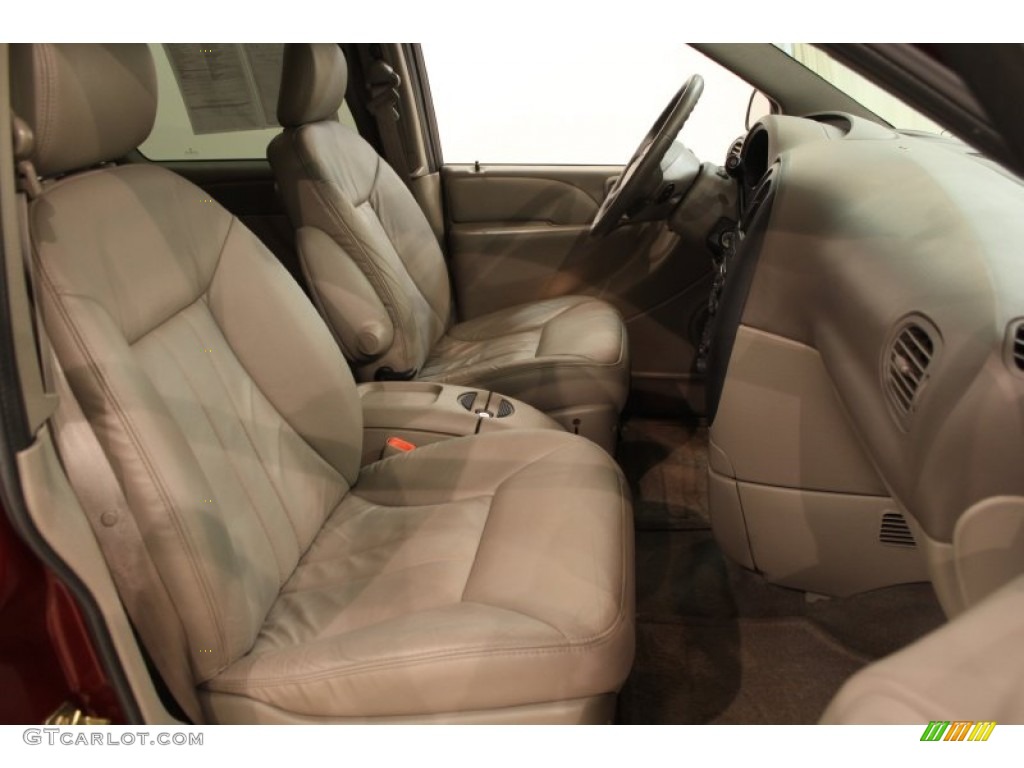 2002 Grand Caravan ES - Dark Garnet Red Pearl / Taupe photo #9