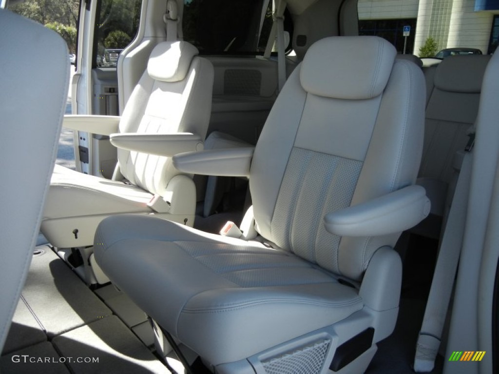 Medium Slate Gray/Light Shale Interior 2009 Chrysler Town & Country Touring Photo #59868297