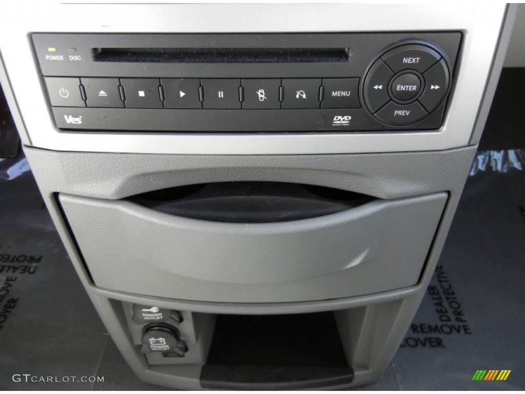 2009 Chrysler Town & Country Touring Controls Photo #59868422