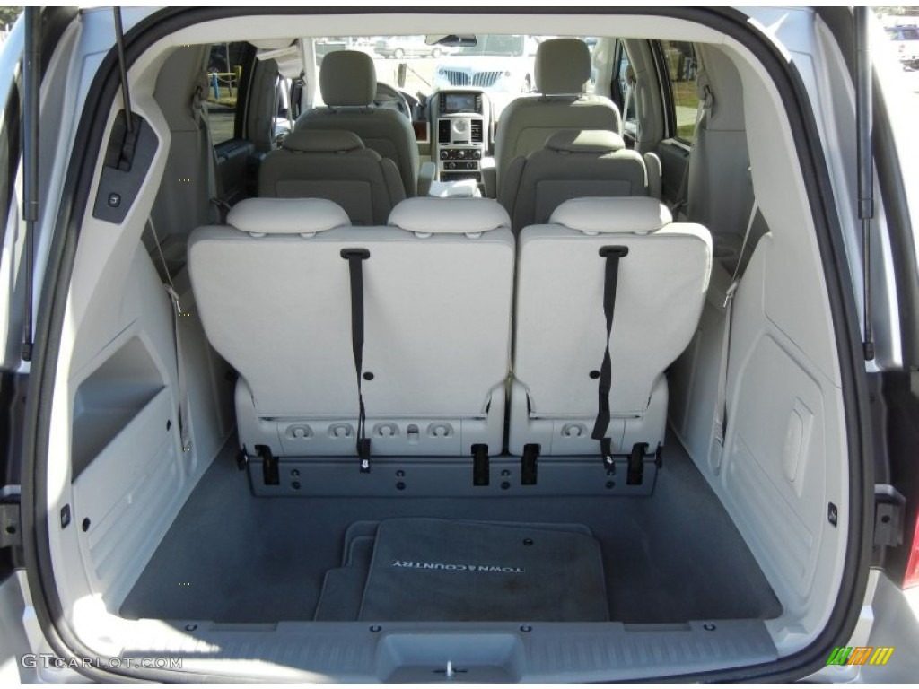 2009 Chrysler Town & Country Touring Trunk Photo #59868475