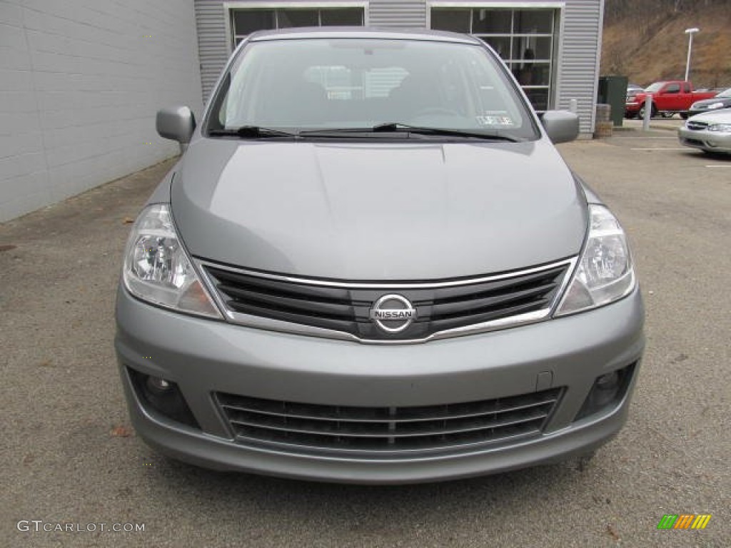 2010 Versa 1.8 SL Hatchback - Magnetic Gray Metallic / Charcoal photo #10