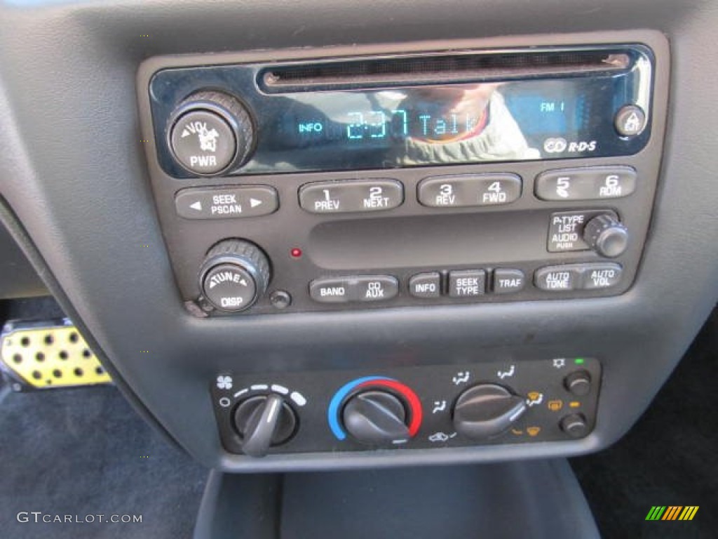 2003 Chevrolet Cavalier LS Coupe Audio System Photos