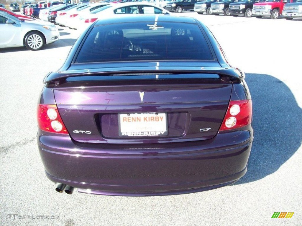 2004 GTO Coupe - Cosmos Purple Metallic / Dark Purple photo #13