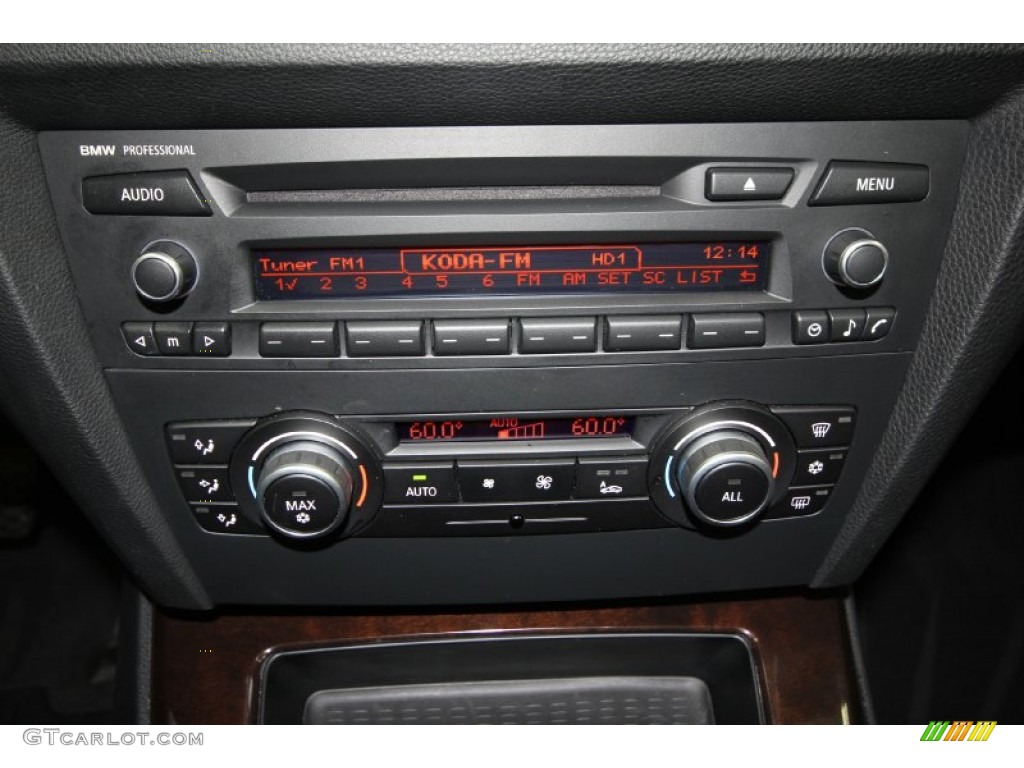 2011 BMW 3 Series 328i Sedan Controls Photo #59884829