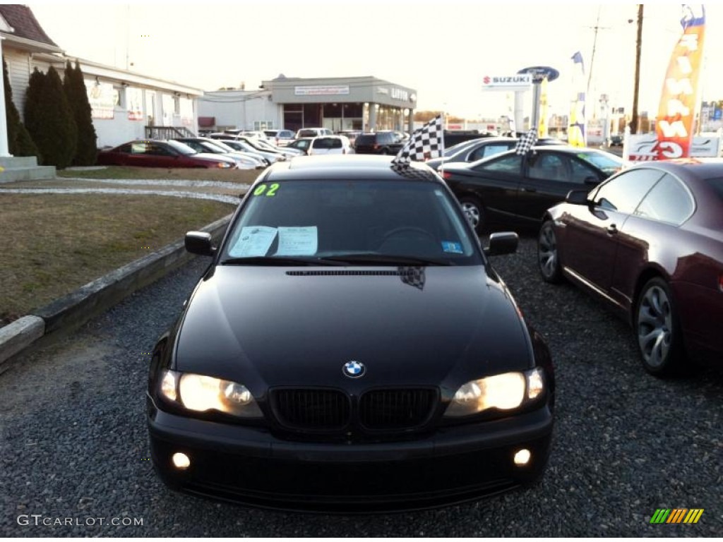 2002 3 Series 325i Sedan - Jet Black / Black photo #2