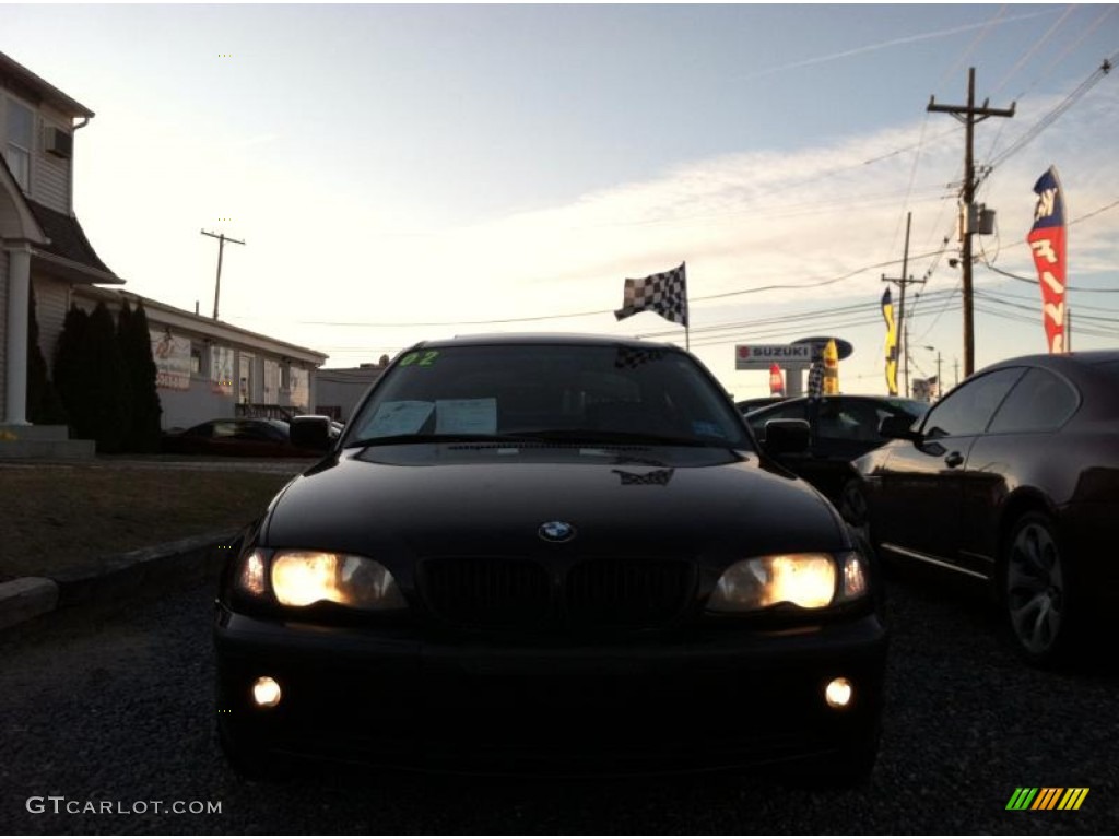 2002 3 Series 325i Sedan - Jet Black / Black photo #9