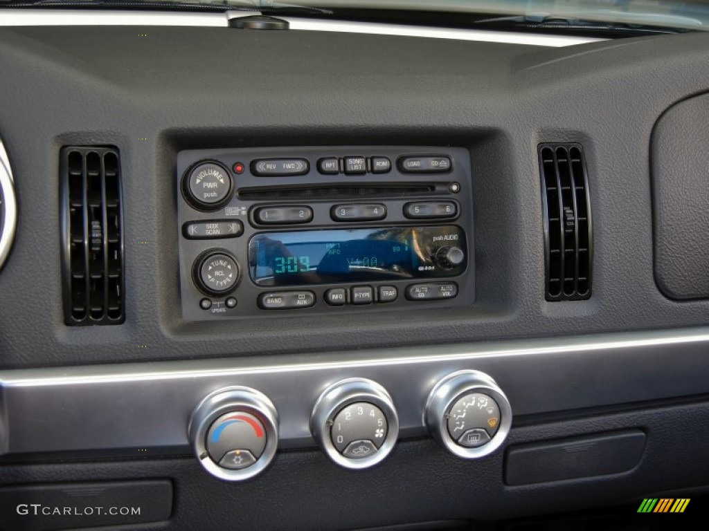 2004 Chevrolet SSR Standard SSR Model Audio System Photo #59888237